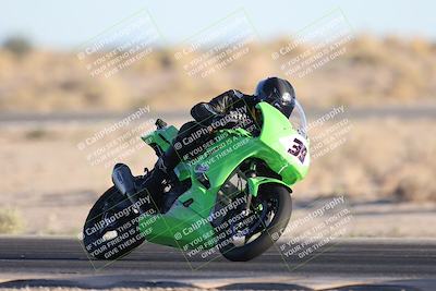 media/Dec-07-2025-CVMA (Sun) [[3e7d2de5dc]]/Race 18-Formula Twins-Formula 40 UL/